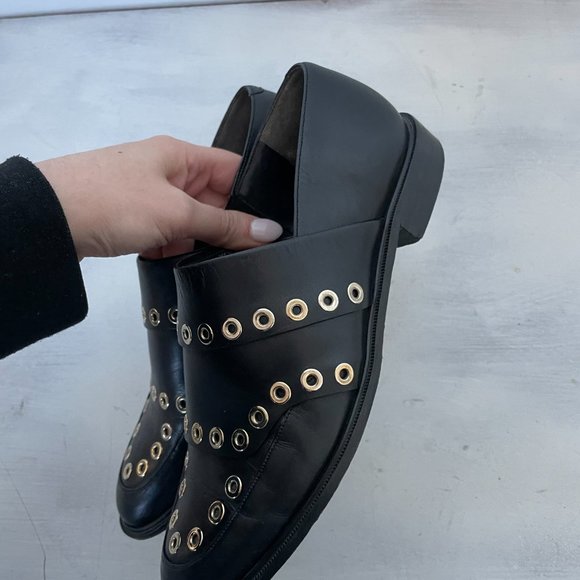 ❌SOLD❌ Gold Tone Grommet Loafers Sz 38.5 Black Leather Round Toe - Picture 6 of 9